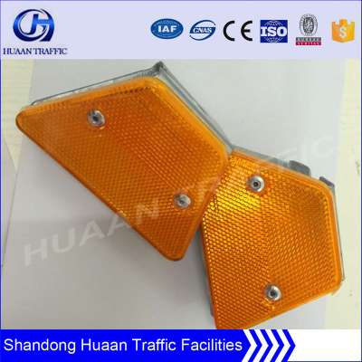 Roadway guardrail highway barrier reflector delineator