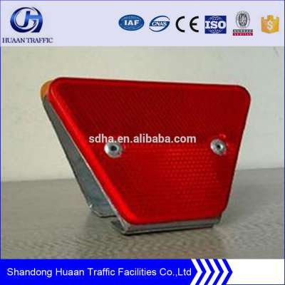 Guardrail reflector for highway crash barrier