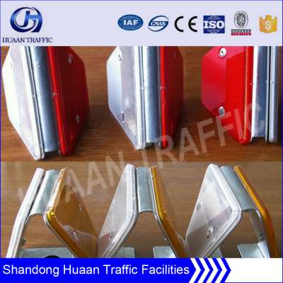 Low price guardrail reflector